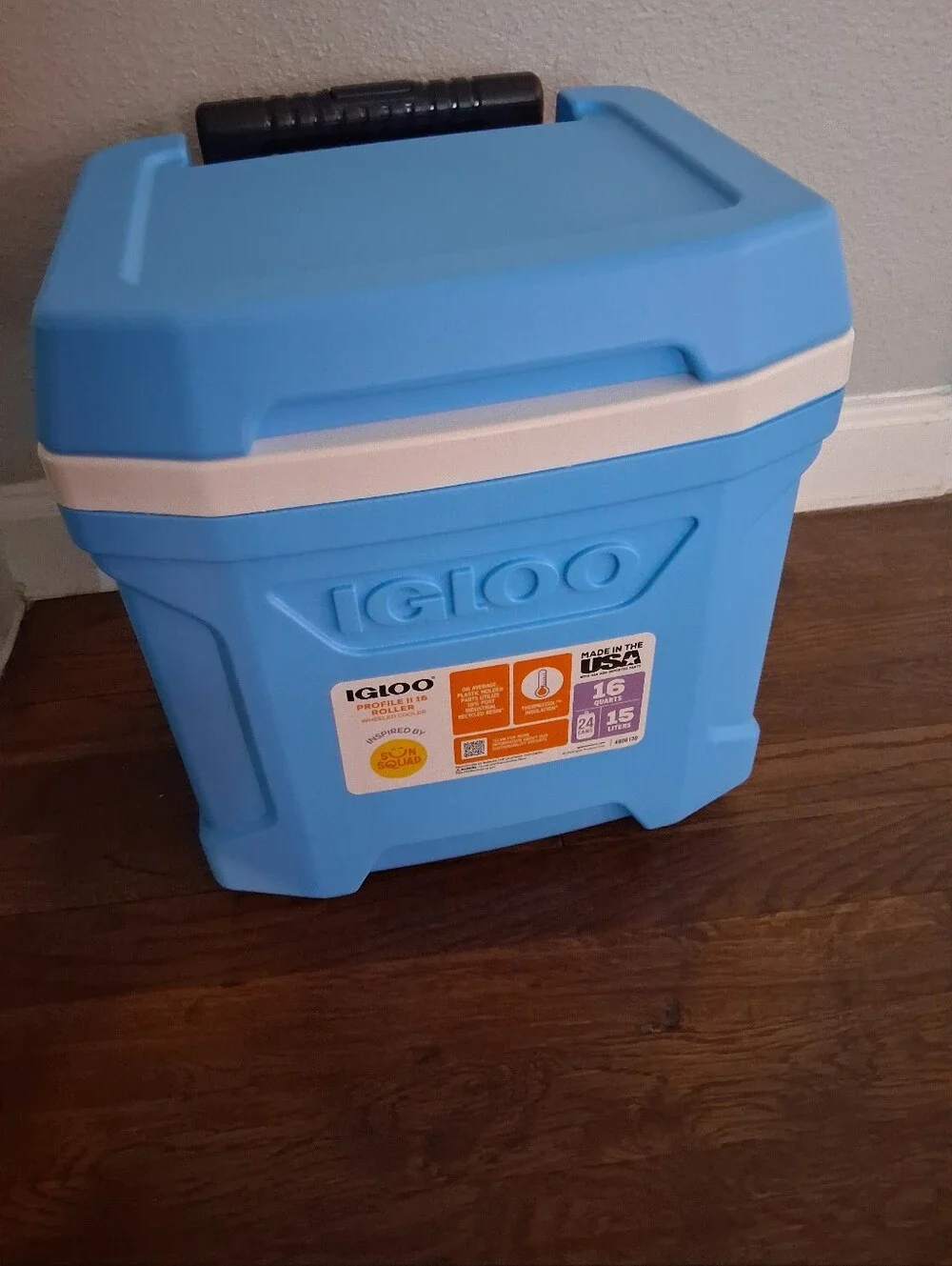 Portable Blue Rolling Cooler - Igloo 24 Cans